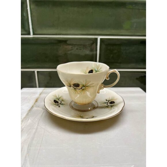 Vintage Saji Japanese Fancy‎ China 7/70 Tea Cup Saucer Pine Cone Gold - Picture 1 of 8